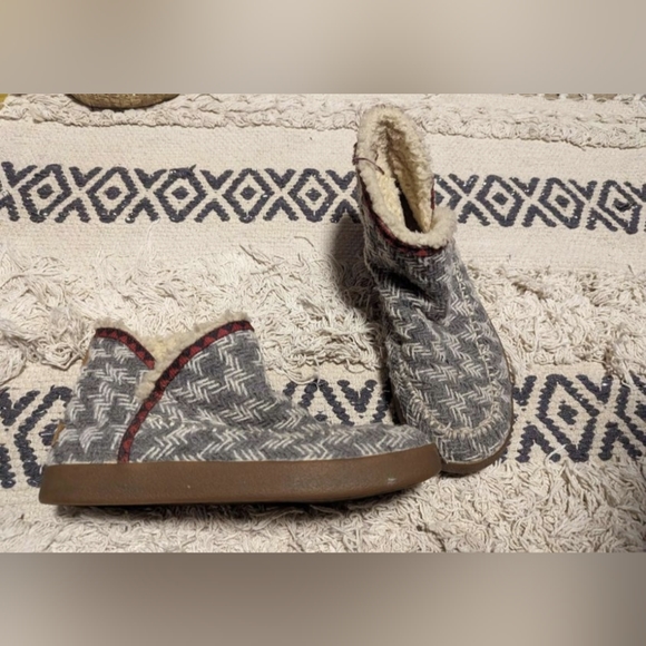 Sanuk size 7 women's slipper boots/ outdoor slippers. Boho - Picture 5 of 6